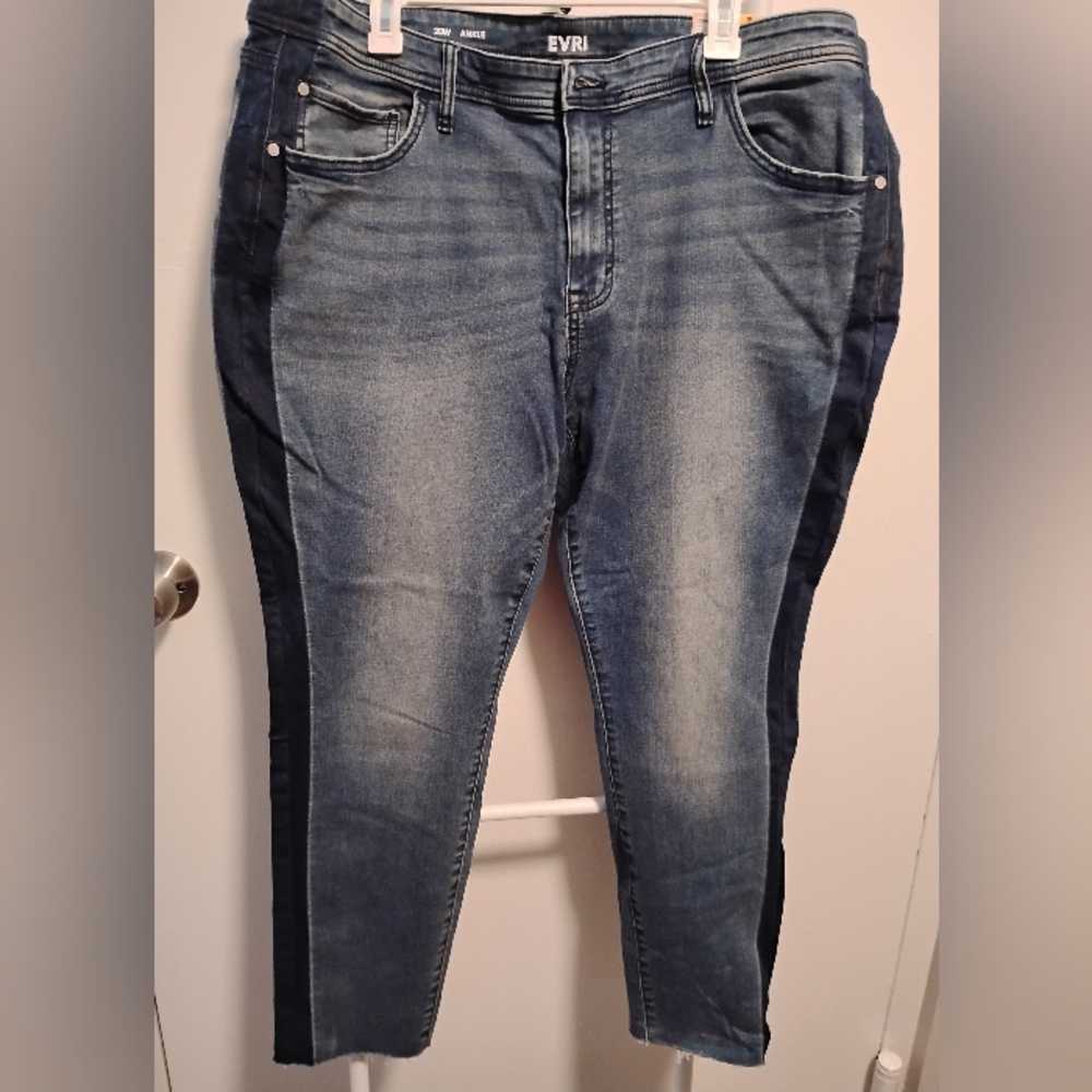 EVRI Women's Denim Skinny Ankle Cut Jeans, Size 20W